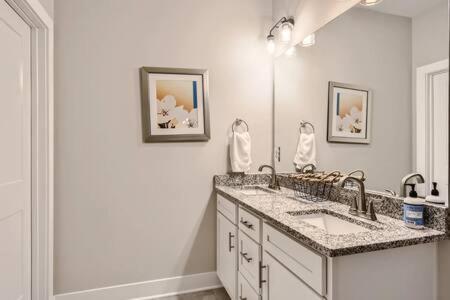 New Build 5 Min To Broadway Sleeps 10 Villa Нашвил Екстериор снимка