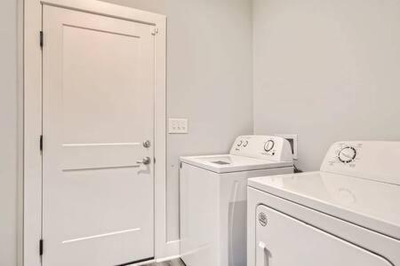 New Build 5 Min To Broadway Sleeps 10 Villa Нашвил Екстериор снимка